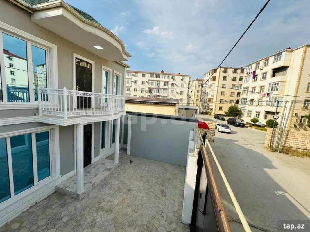 Satılır 4 otaqlı həyət evi