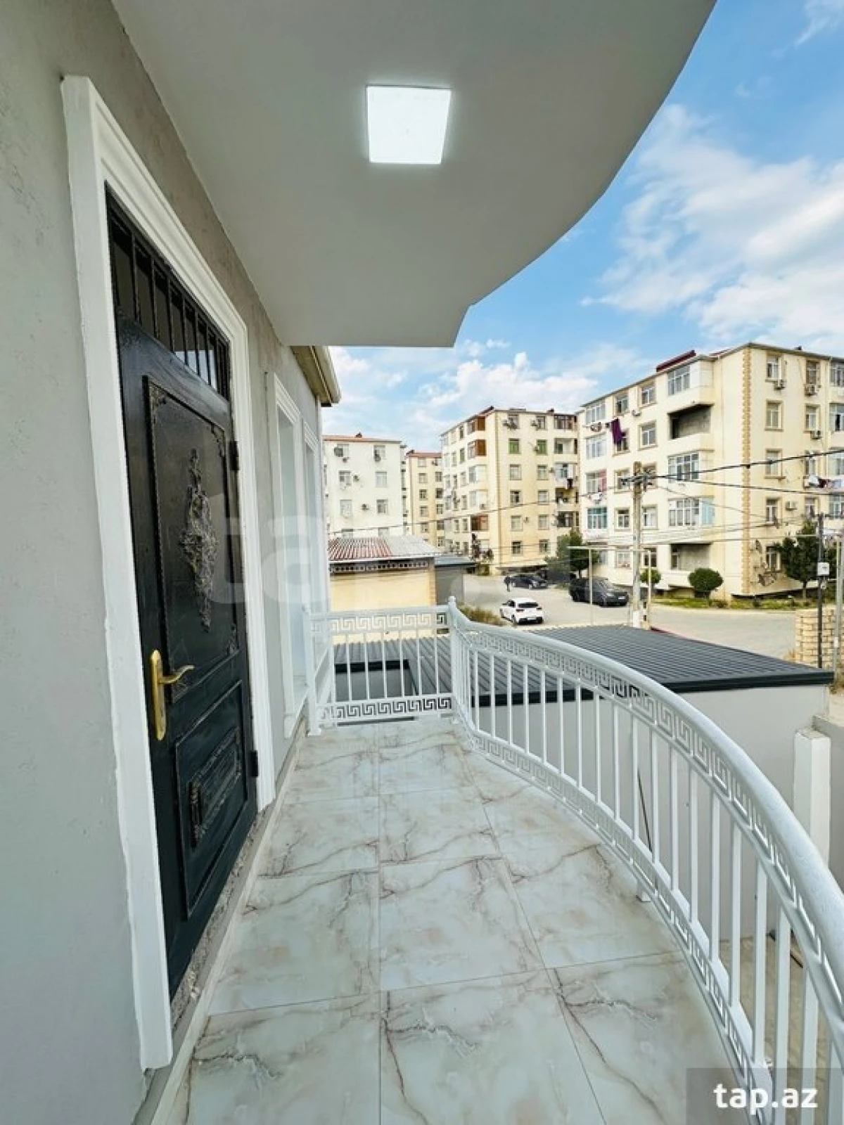 Satılır 4 otaqlı həyət evi