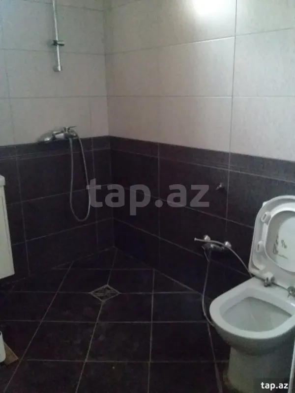 Satılır 5 otaqlı həyət evi