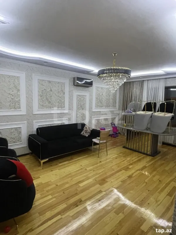 Satılır 4 otaqlı həyət evi