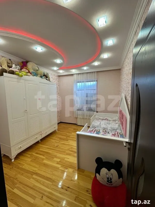 Satılır 4 otaqlı həyət evi