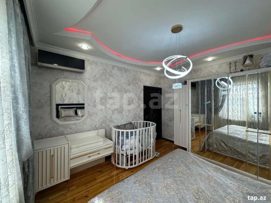 Satılır 4 otaqlı həyət evi