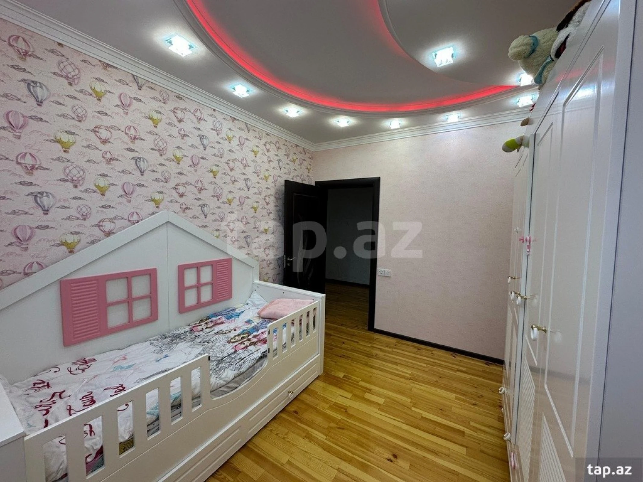 Satılır 4 otaqlı həyət evi