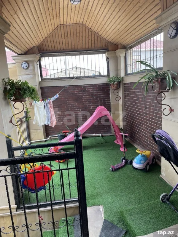 Satılır 4 otaqlı həyət evi