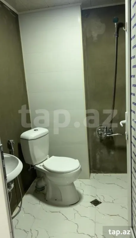 Satılır 5 otaqlı həyət evi