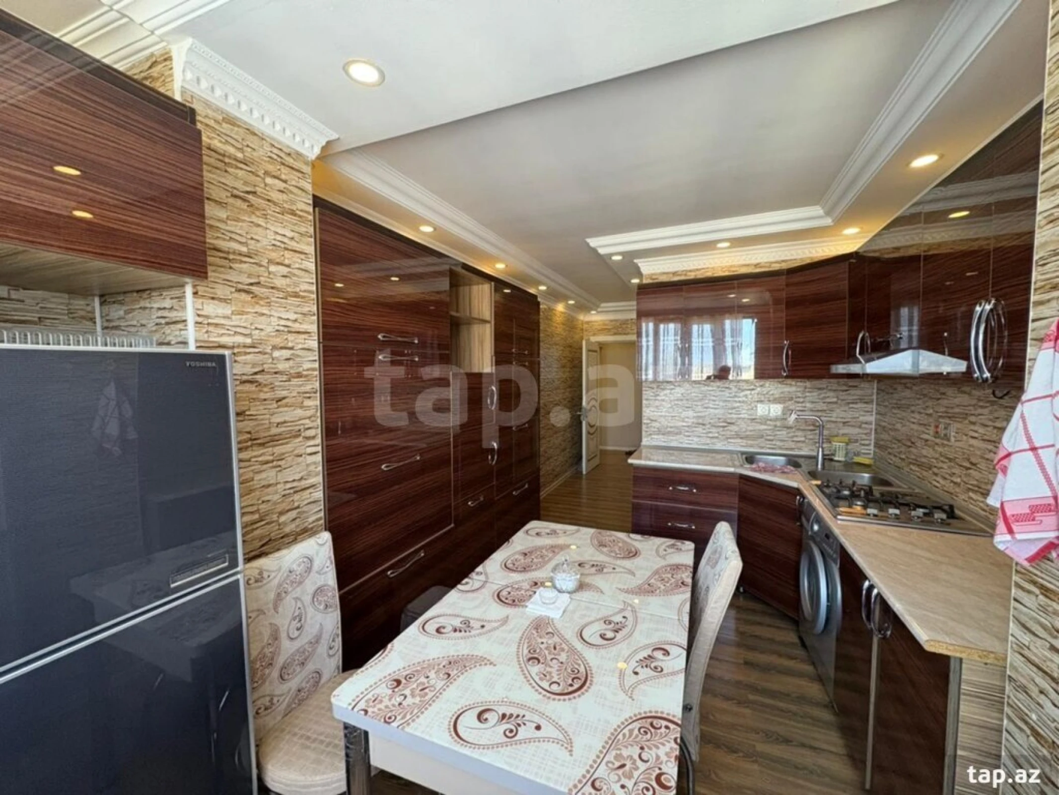 Kirayə verilir 5 otaqlı mənzil 110 m²