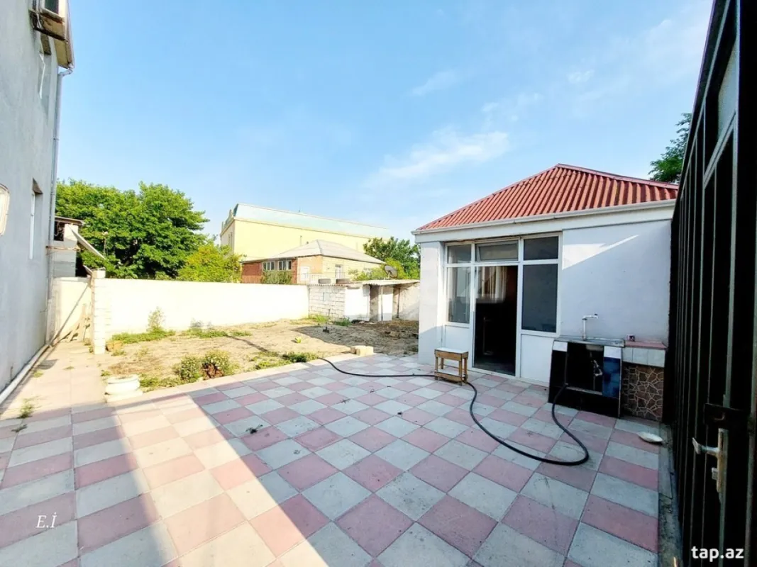 Satılır 4 otaqlı həyət evi