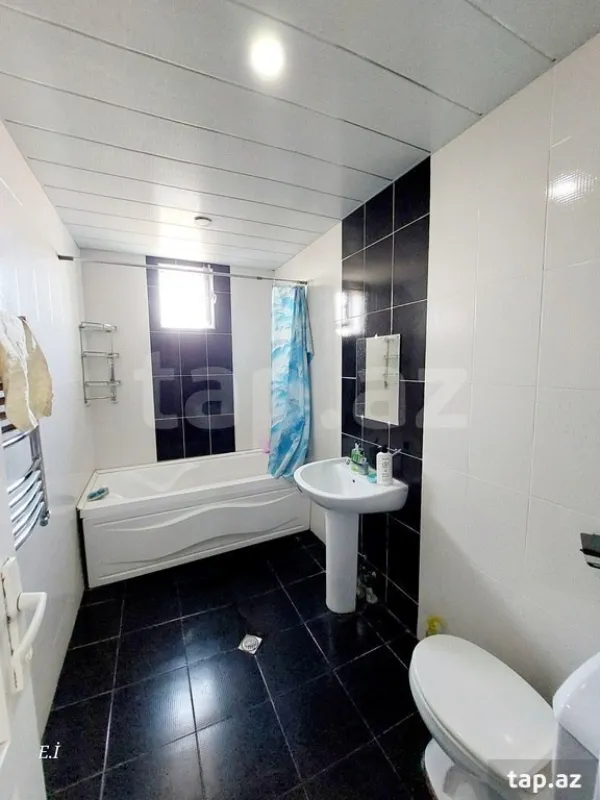 Satılır 4 otaqlı həyət evi