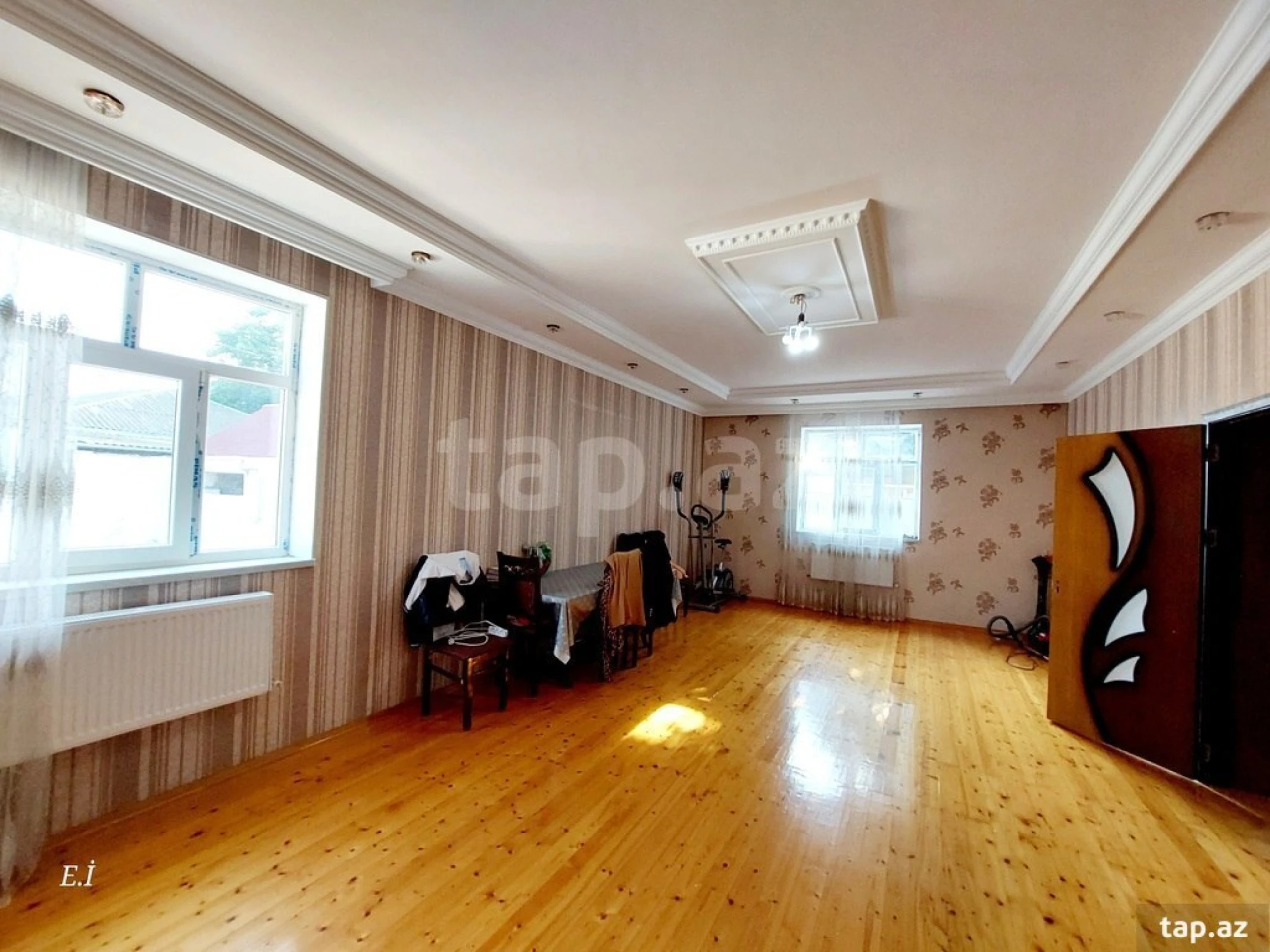 Satılır 4 otaqlı həyət evi