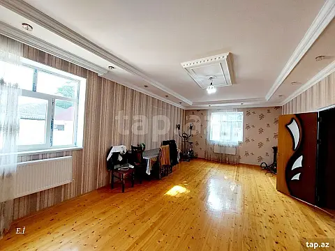 Satılır 4 otaqlı həyət evi