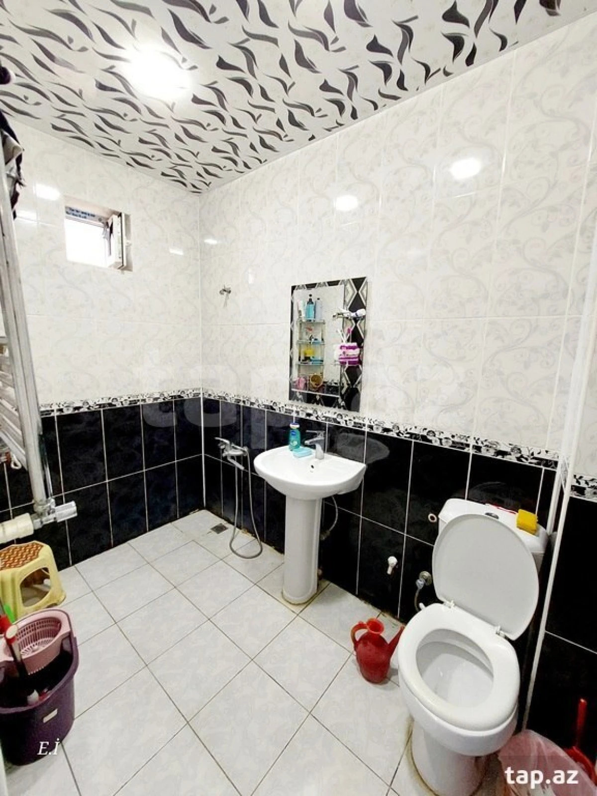 Satılır 4 otaqlı həyət evi