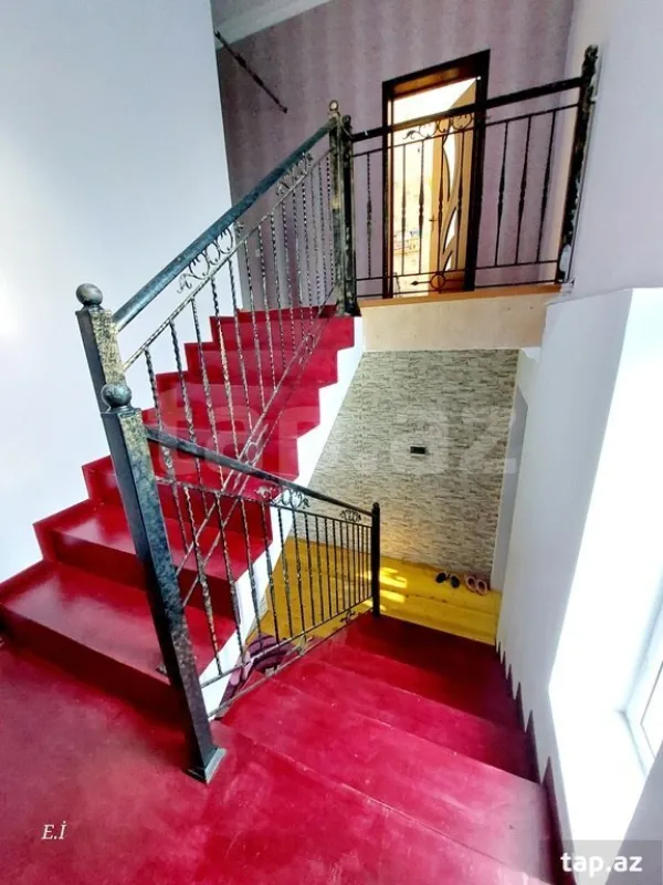 Satılır 4 otaqlı həyət evi