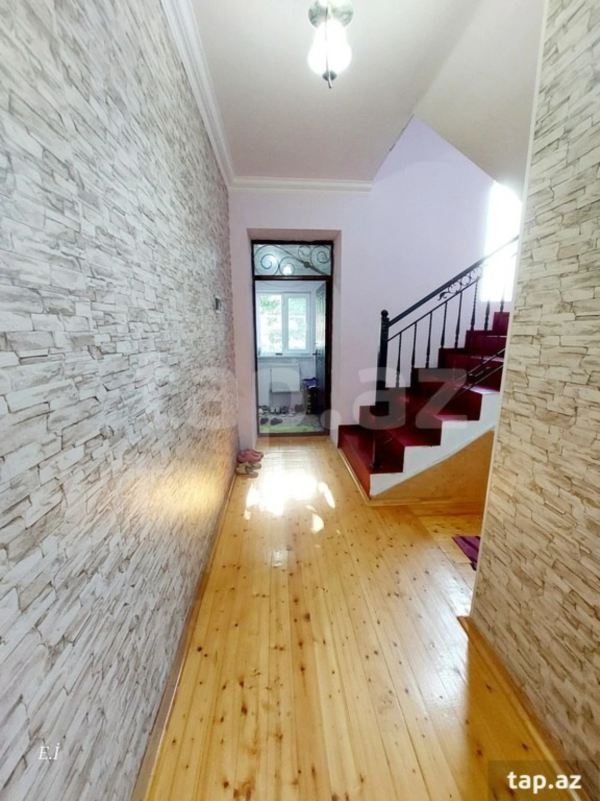 Satılır 4 otaqlı həyət evi