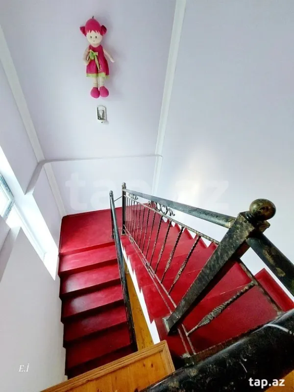 Satılır 4 otaqlı həyət evi