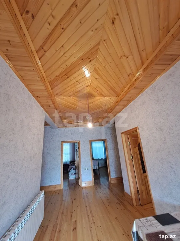 Satılır 6 otaqlı həyət evi