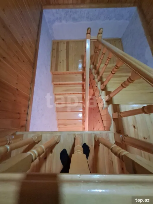 Satılır 6 otaqlı həyət evi