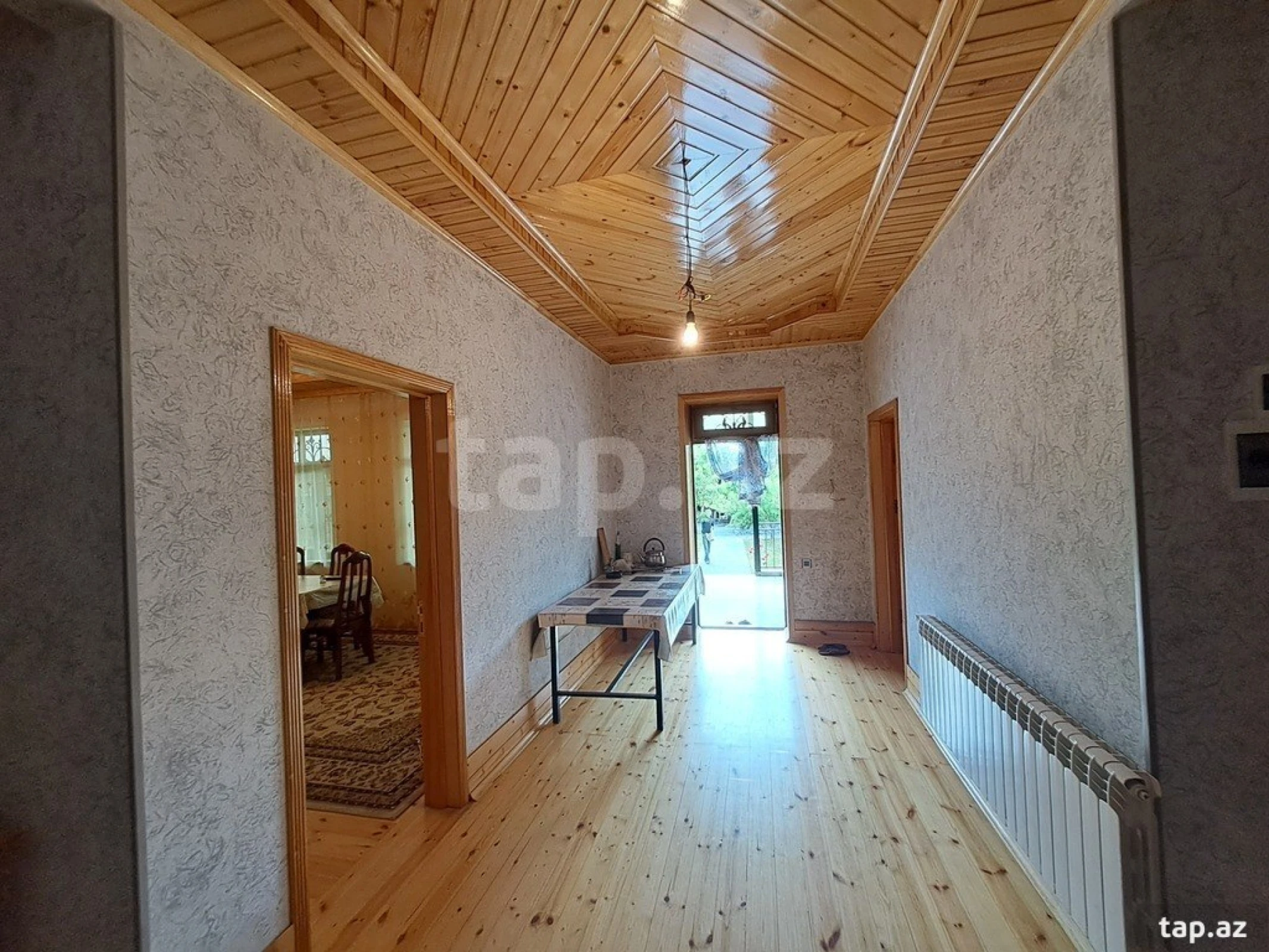 Satılır 6 otaqlı həyət evi