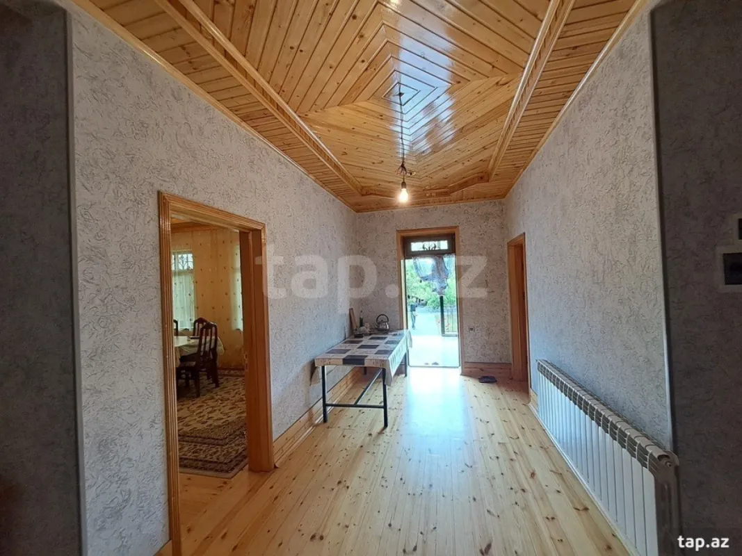 Satılır 6 otaqlı həyət evi