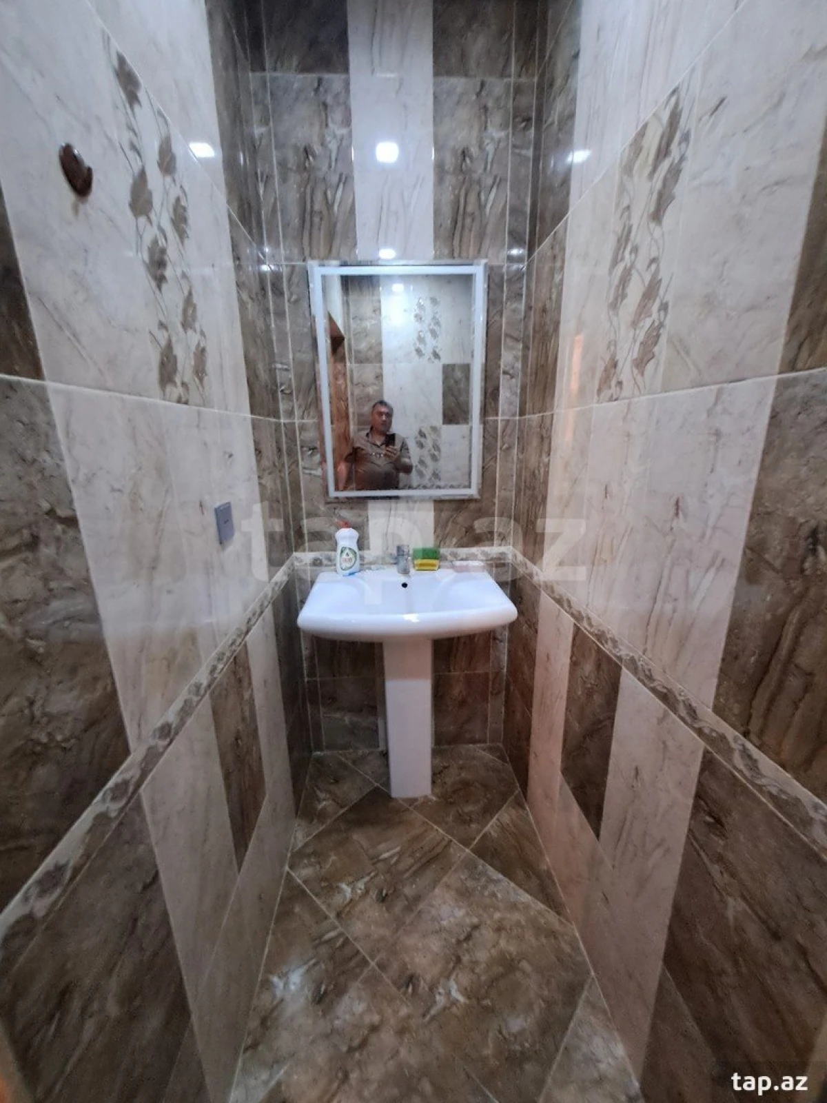 Satılır 6 otaqlı həyət evi