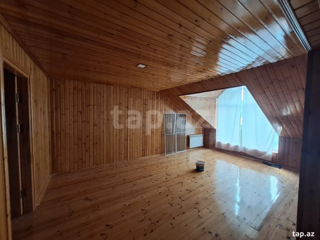 Satılır 6 otaqlı həyət evi