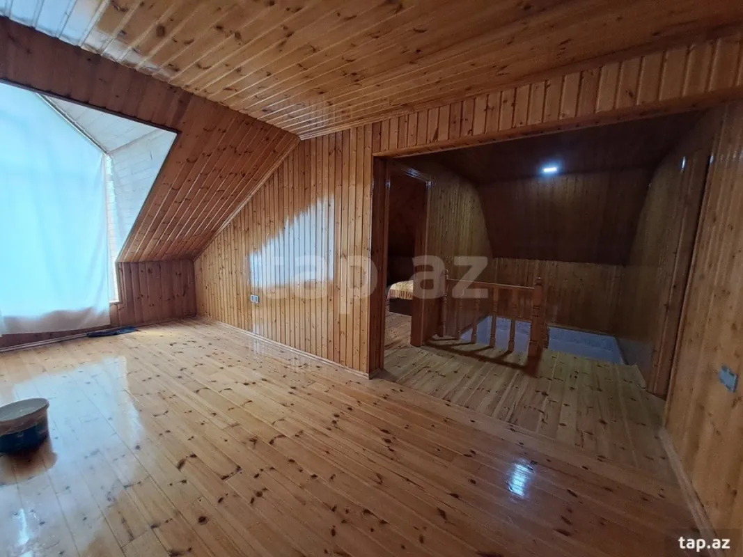 Satılır 6 otaqlı həyət evi