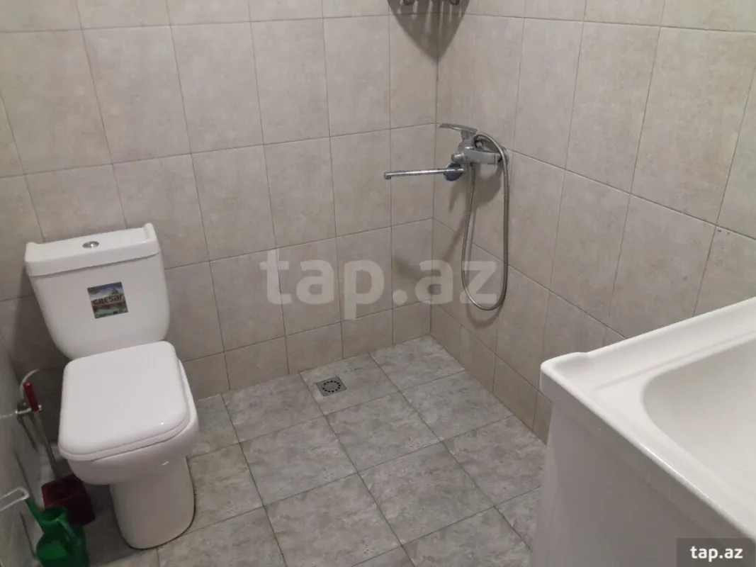 Kirayə verilir 4 otaqlı həyət evi