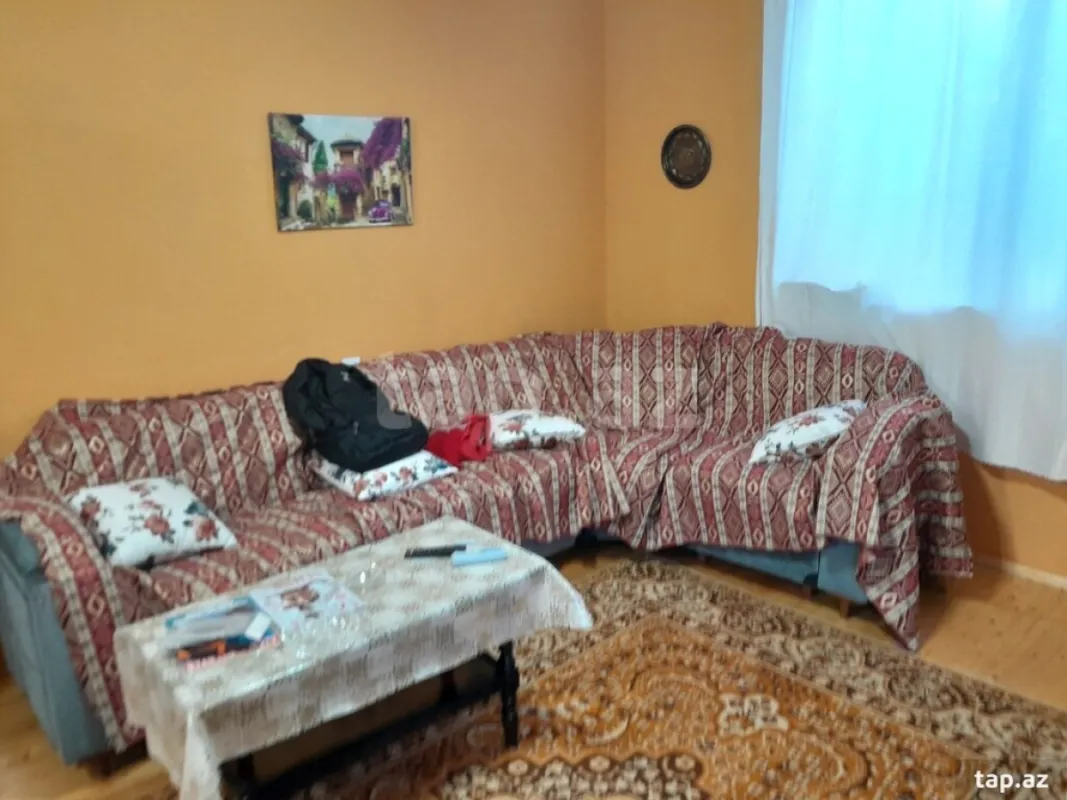 Kirayə verilir 4 otaqlı həyət evi