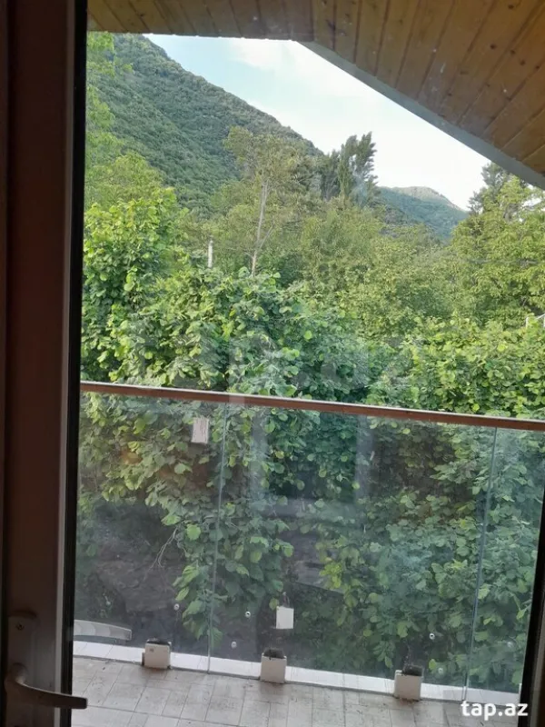 Kirayə verilir 4 otaqlı həyət evi