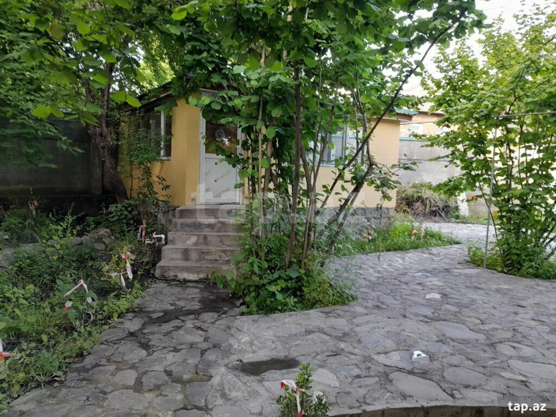 Kirayə verilir 4 otaqlı həyət evi