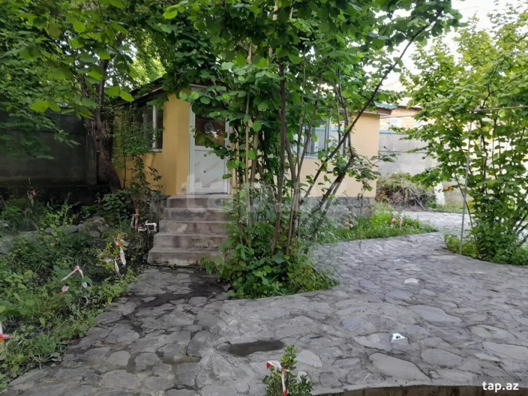 Kirayə verilir 4 otaqlı həyət evi