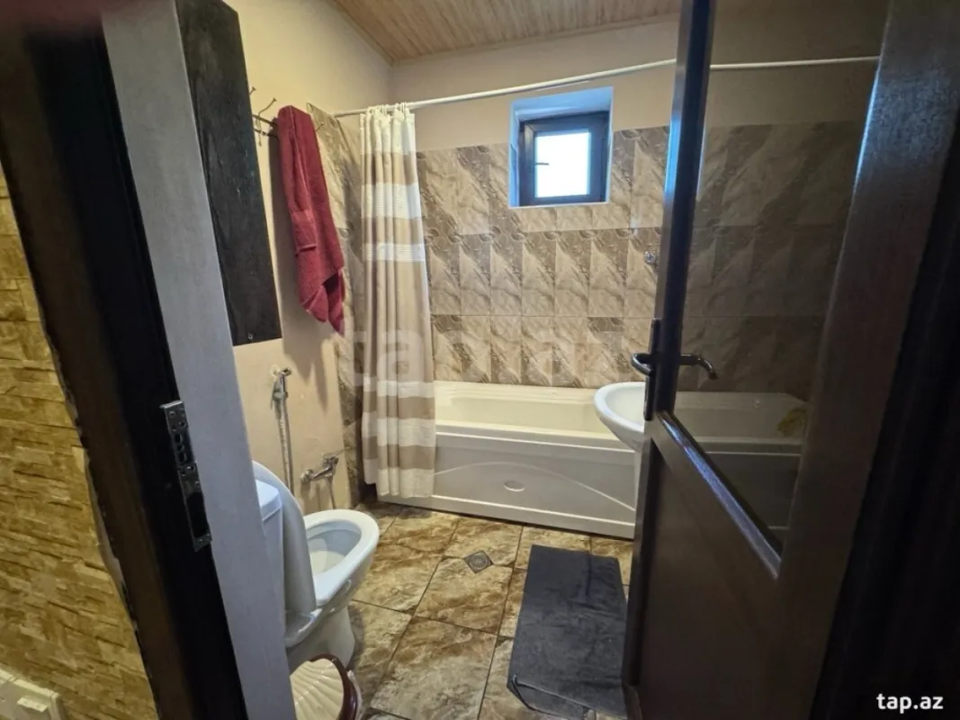 Satılır 4 otaqlı həyət evi