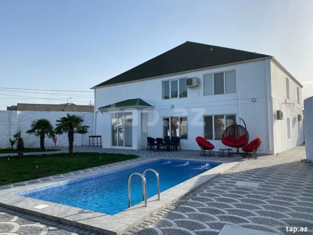Kirayə verilir 7 otaqlı həyət evi 300 m²