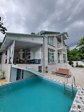 Kirayə verilir 5 otaqlı həyət evi 188 m²