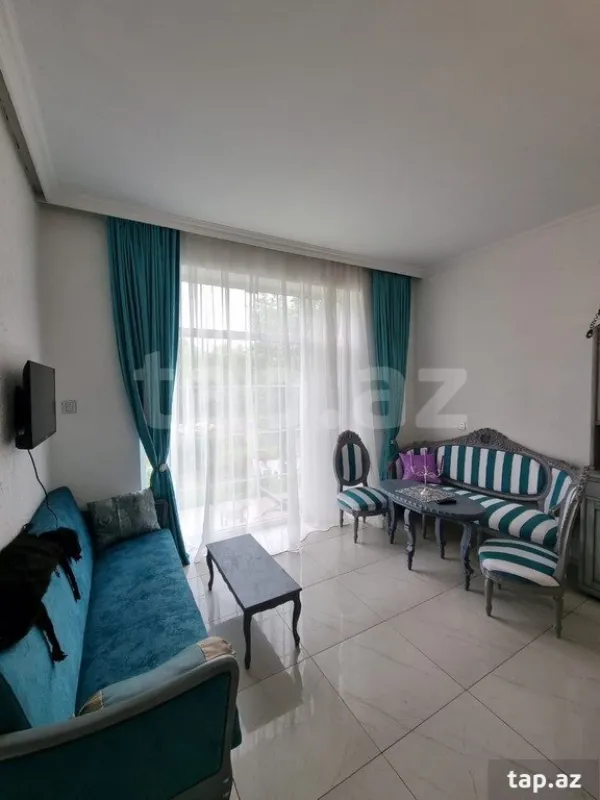 Kirayə verilir 5 otaqlı həyət evi 188 m²