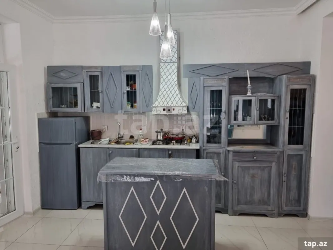 Kirayə verilir 5 otaqlı həyət evi 188 m²