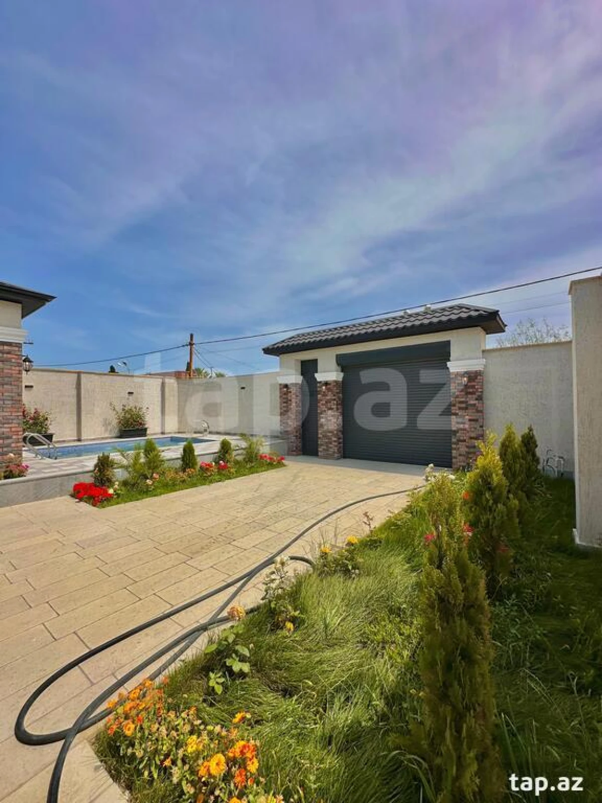 Satılır 4 otaqlı həyət evi