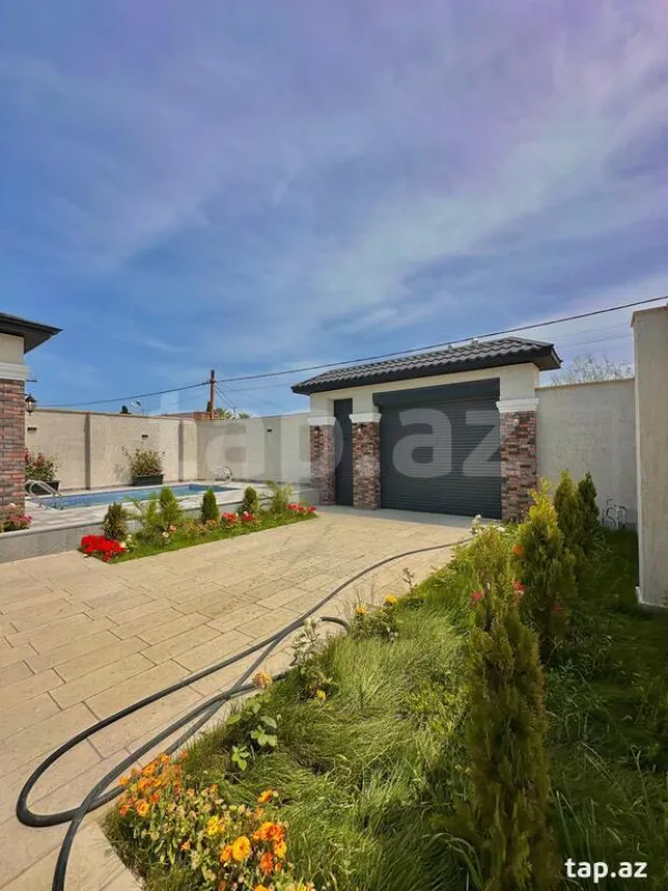 Satılır 4 otaqlı həyət evi