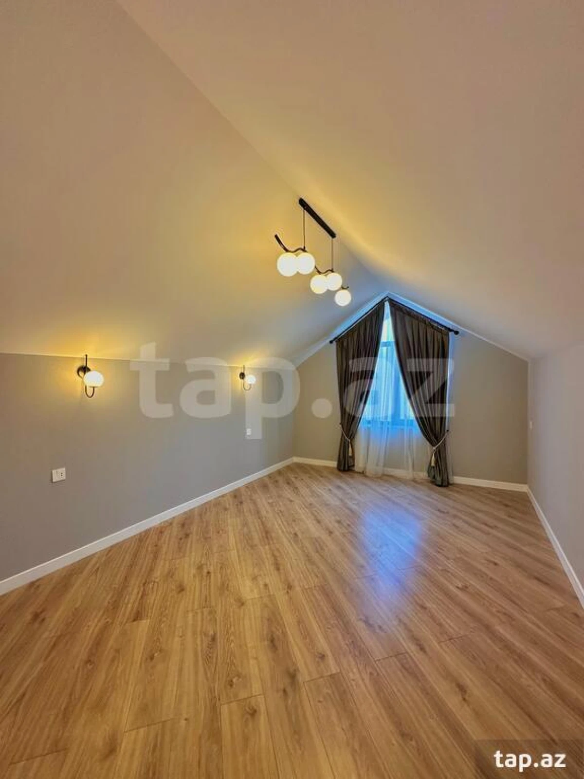 Satılır 4 otaqlı həyət evi