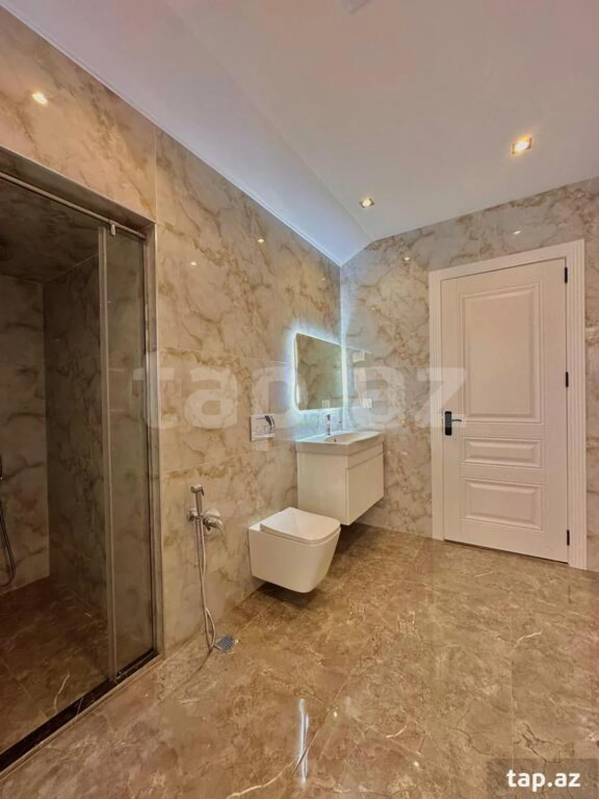 Satılır 4 otaqlı həyət evi