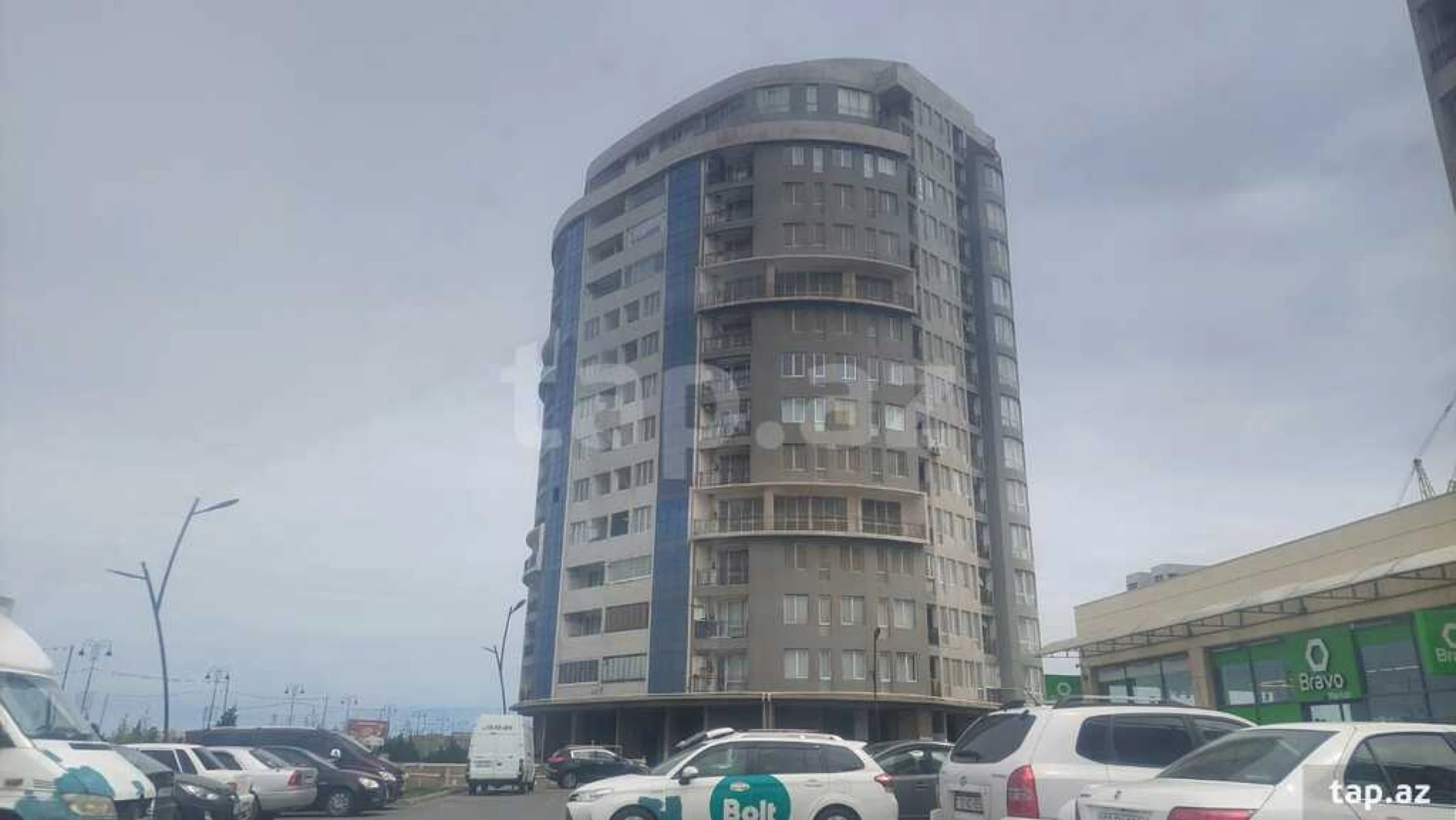 Satılır 2 otaqlı yeni tikili 71 m²