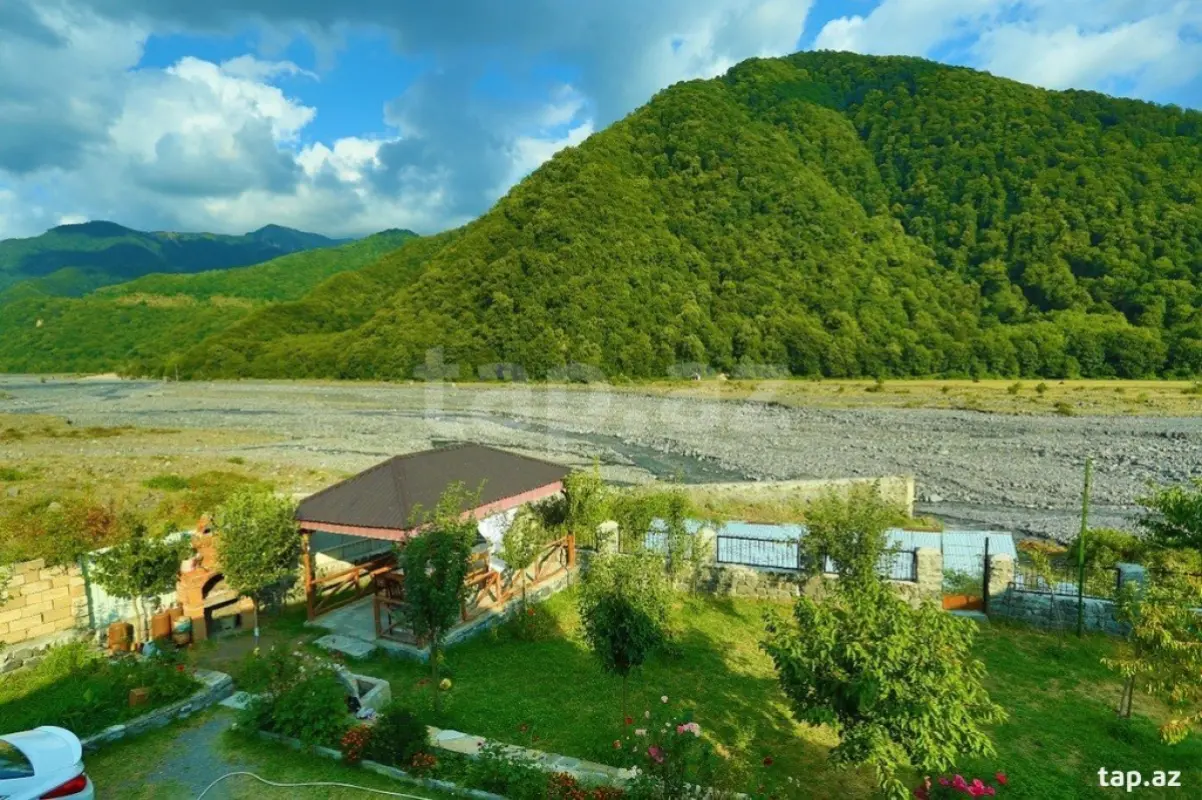 Kirayə verilir 4 otaqlı həyət evi 160 m²
