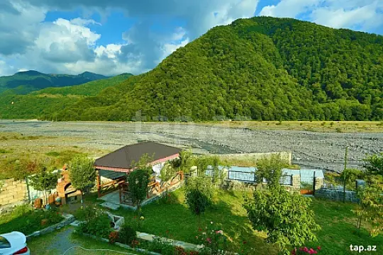 Kirayə verilir 4 otaqlı həyət evi 160 m² — Qax 4 otaq 160.00 m²