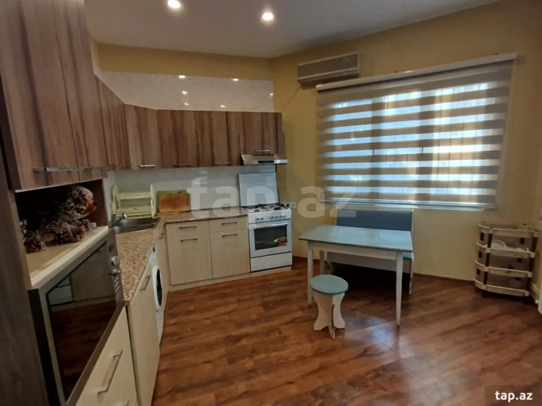 Satılır 4 otaqlı həyət evi 130 m²