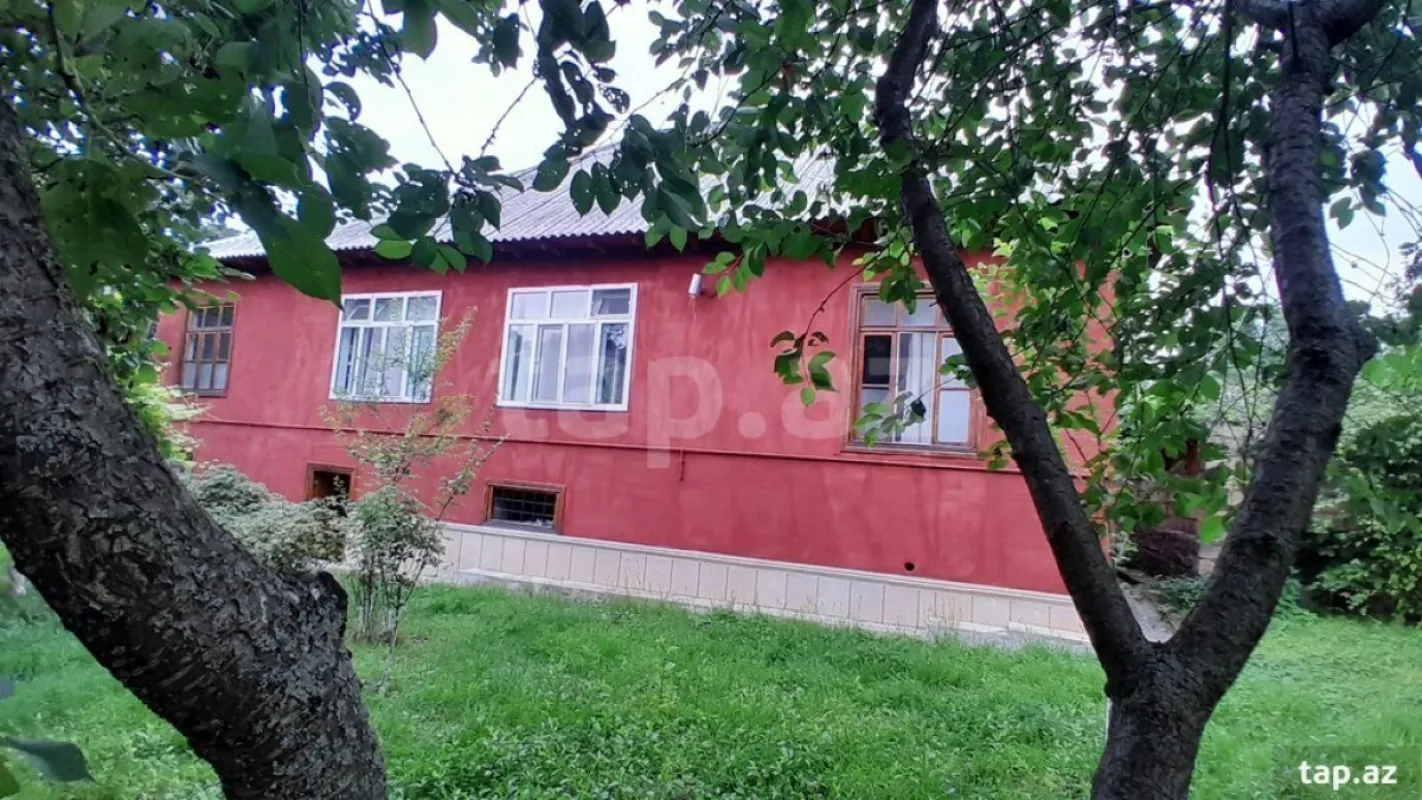 Satılır 3 otaqlı həyət evi