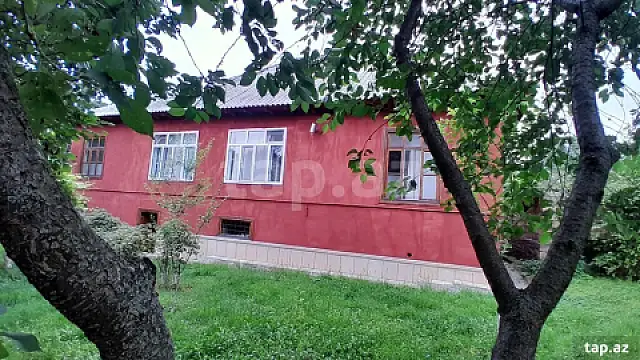 Satılır 3 otaqlı həyət evi — Qəbələ 3 otaq