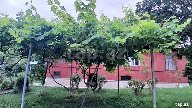 Satılır 3 otaqlı həyət evi