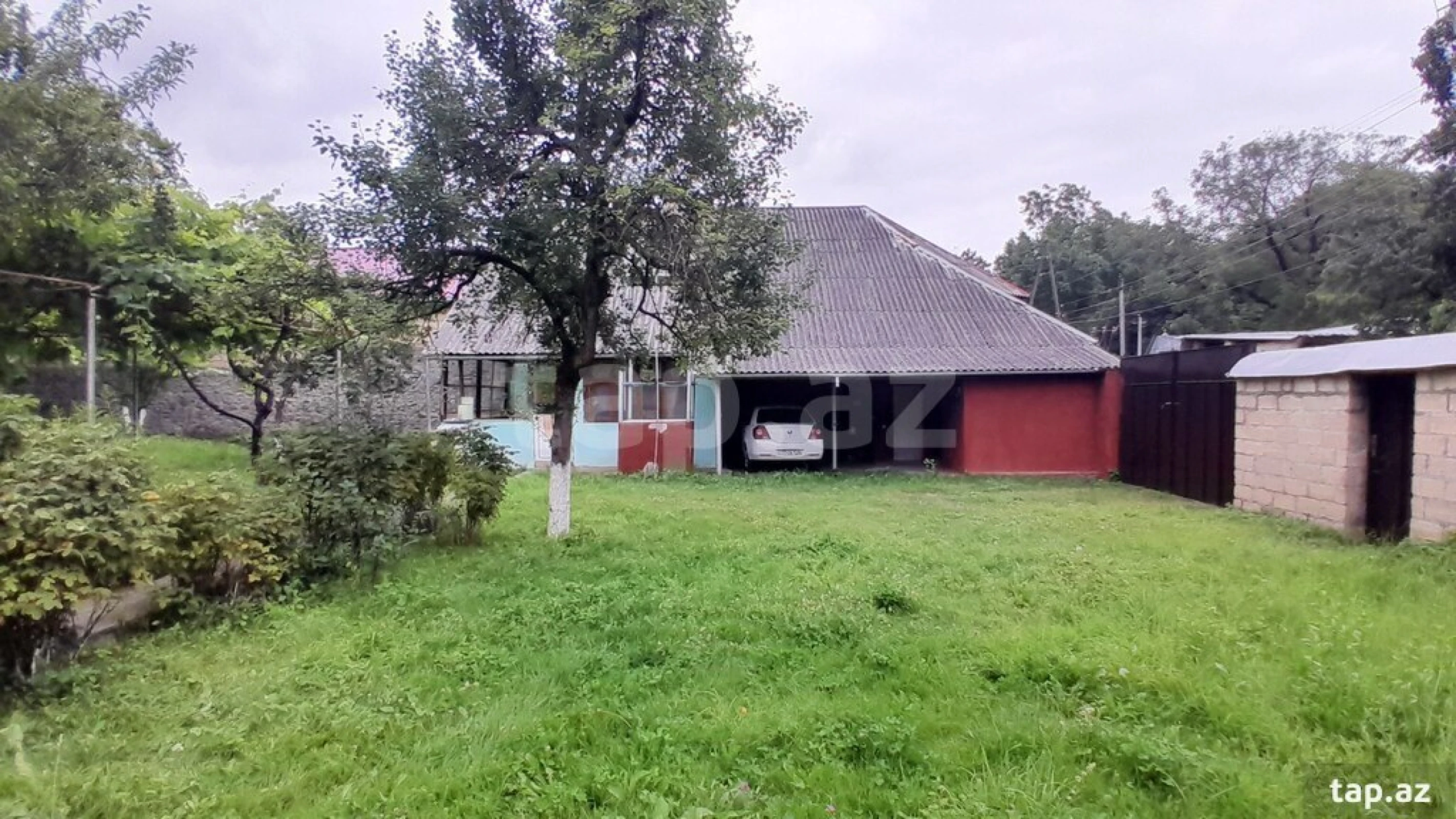 Satılır 3 otaqlı həyət evi