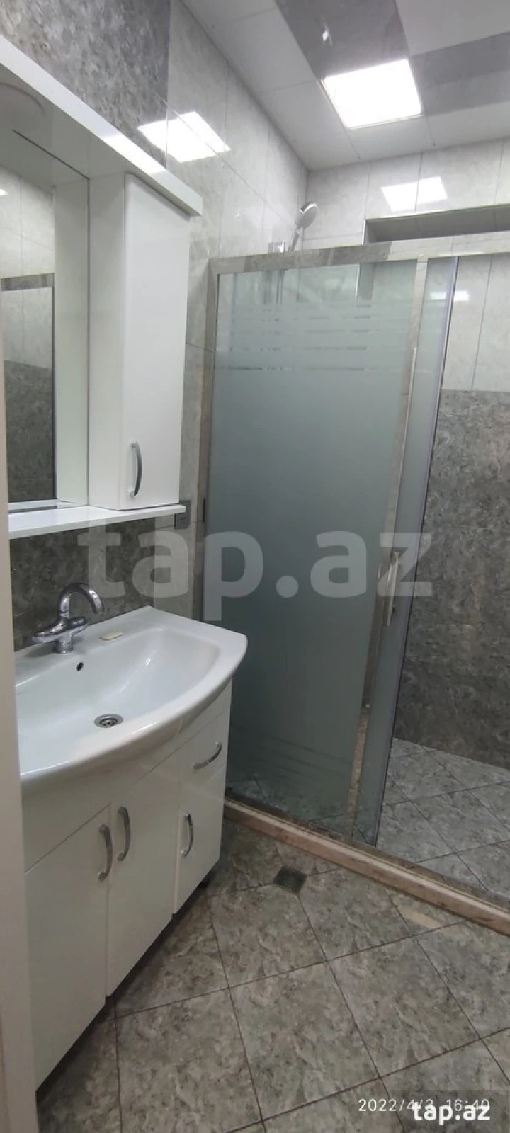 Kirayə verilir 2 otaqlı yeni tikili 93 m²