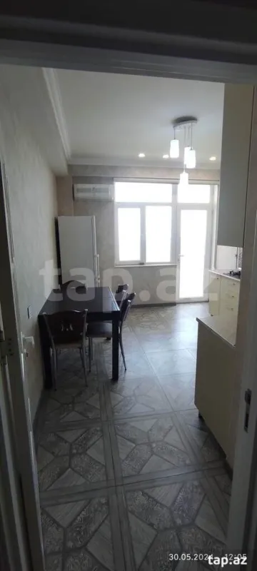 Kirayə verilir 2 otaqlı yeni tikili 93 m²