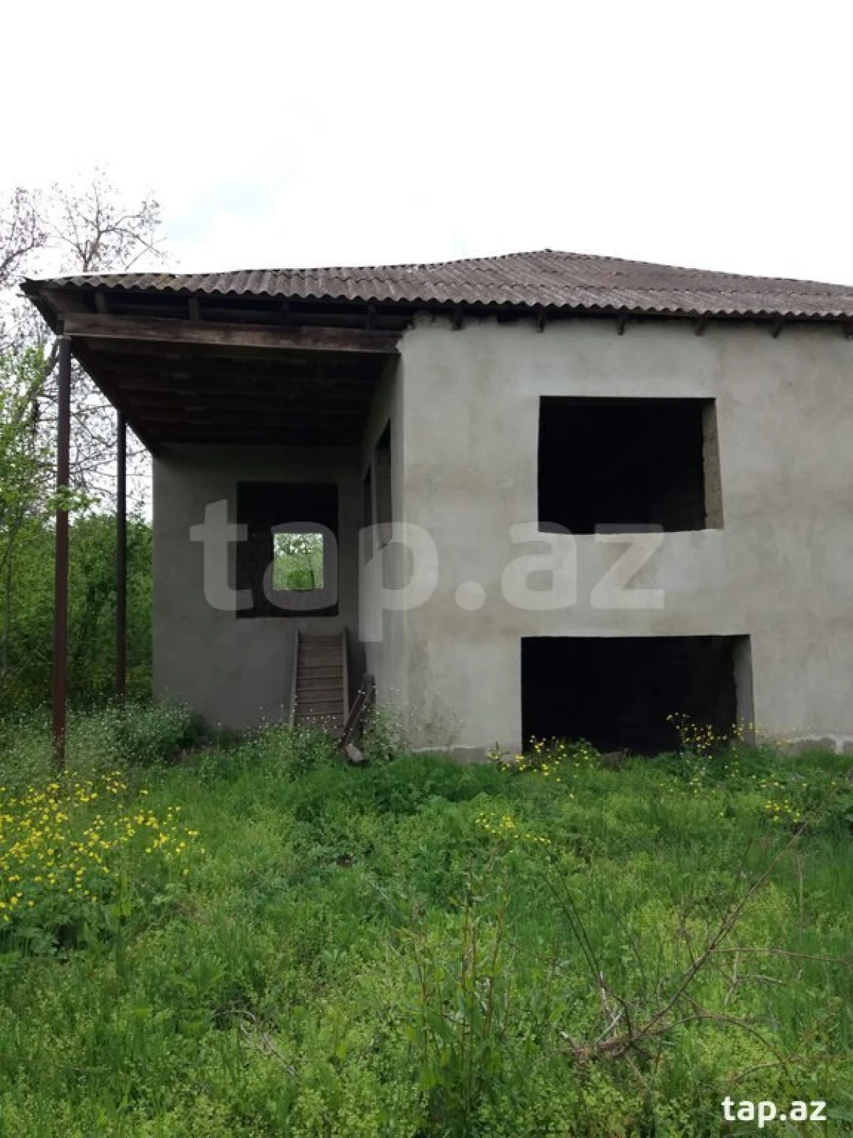 Satılır 5 otaqlı həyət evi